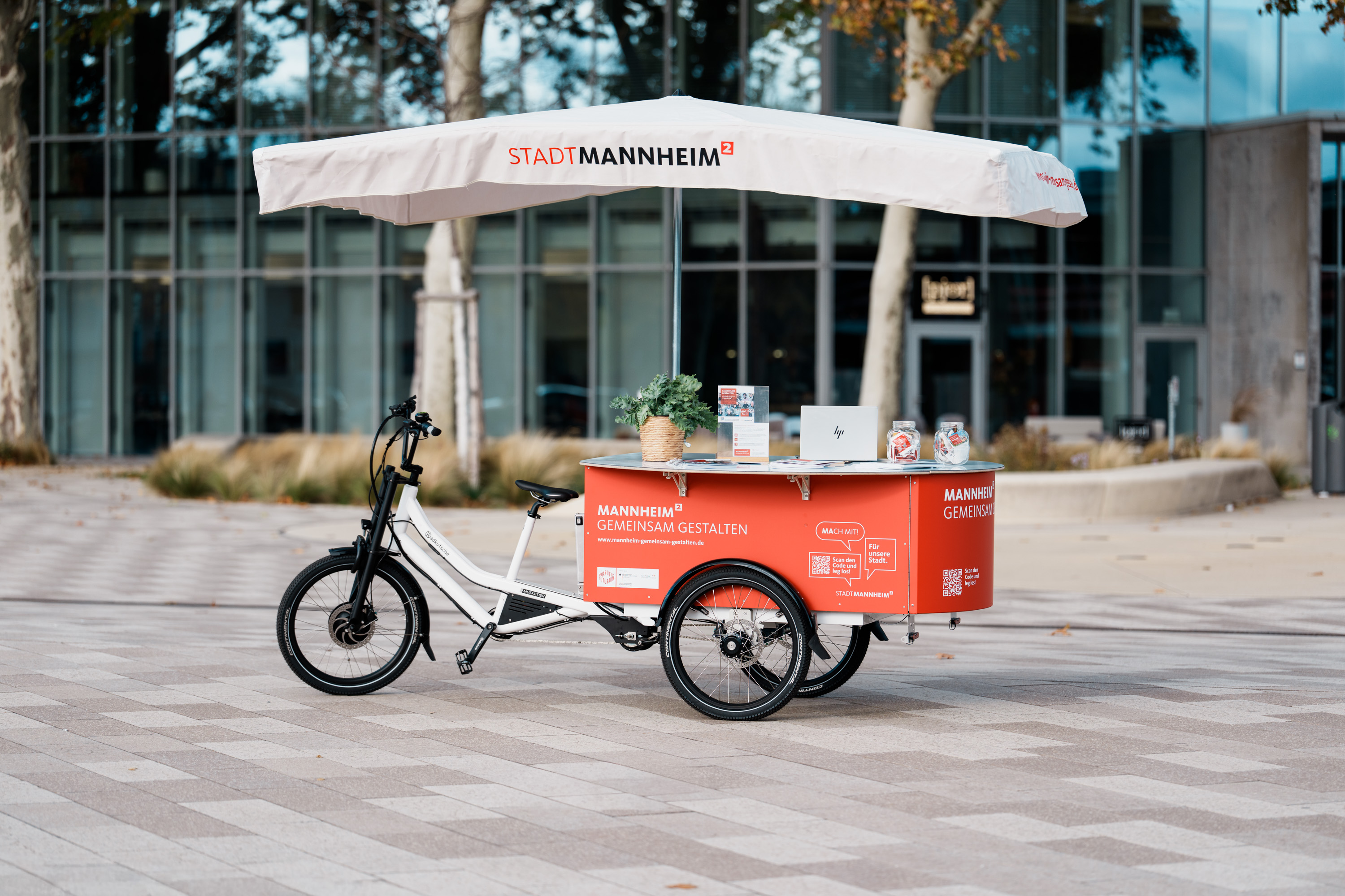Swanseaplatz: Info-Bike informiert über Baustart